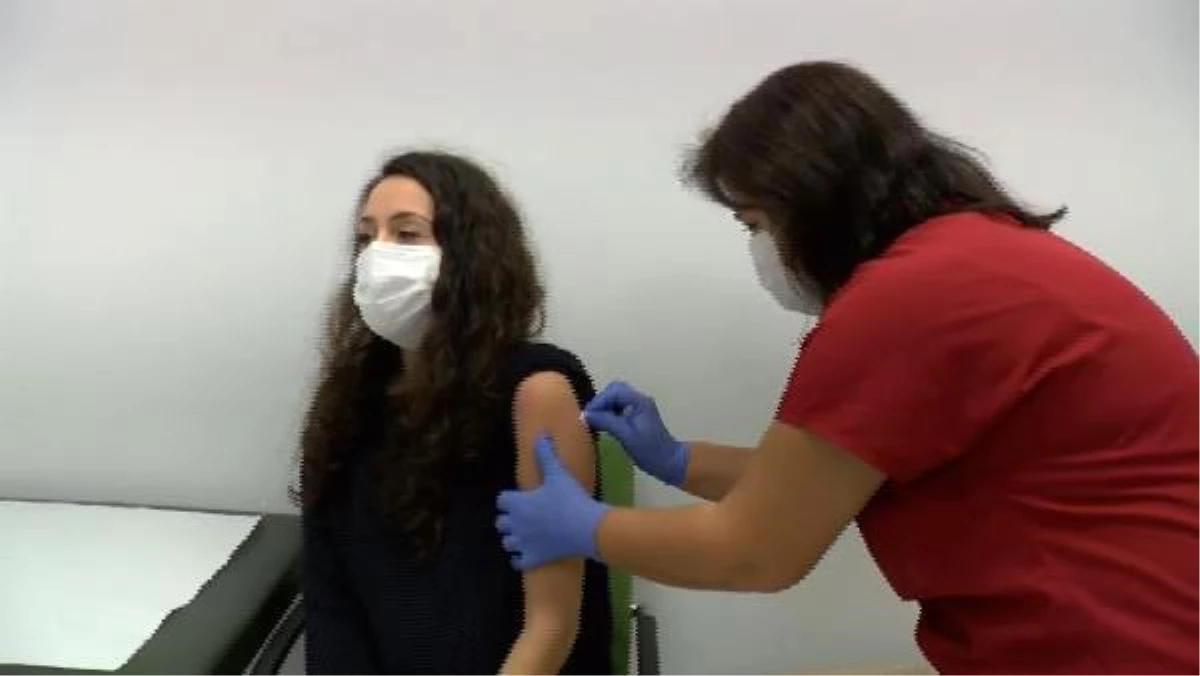 Kocaeli\'de Çin\'in Covid-19 aşısı gönüllülere uygulanmaya başlandı