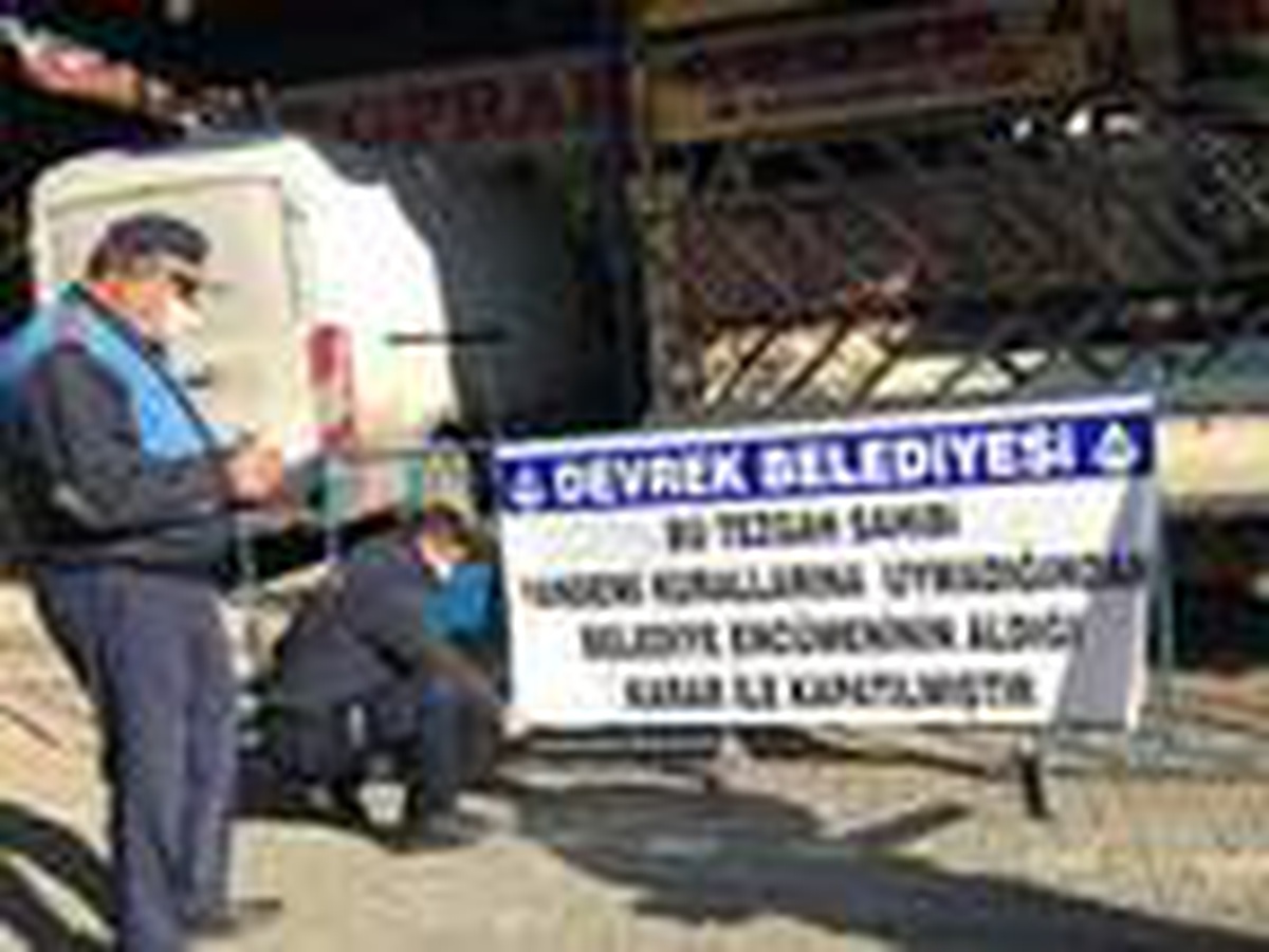 Son Dakika | Koronavirüs tedbirlerine uymayan 2 pazarcıya \'tezgah kapatma\' cezası