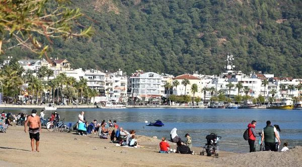 Son dakika haberleri: Marmaris'te sahillerdeki kalabalığa megafonlu uyarı