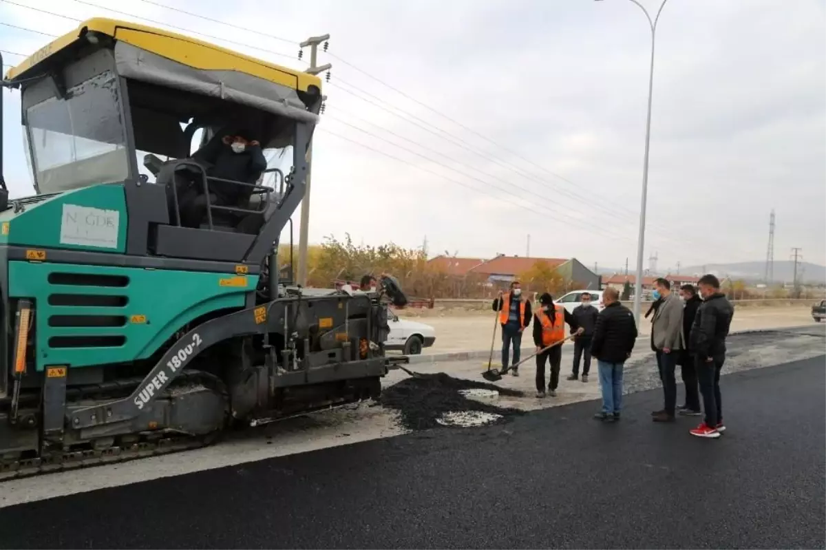 Niğde Belediye Başkanı Özdemir, asfalt çalışmalarını denetledi