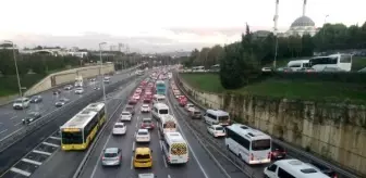 Sokağa çıkma yasağının sona ermesinin ardından 15 Temmuz Şehitler Köprüsü'nde trafik yoğunluğu