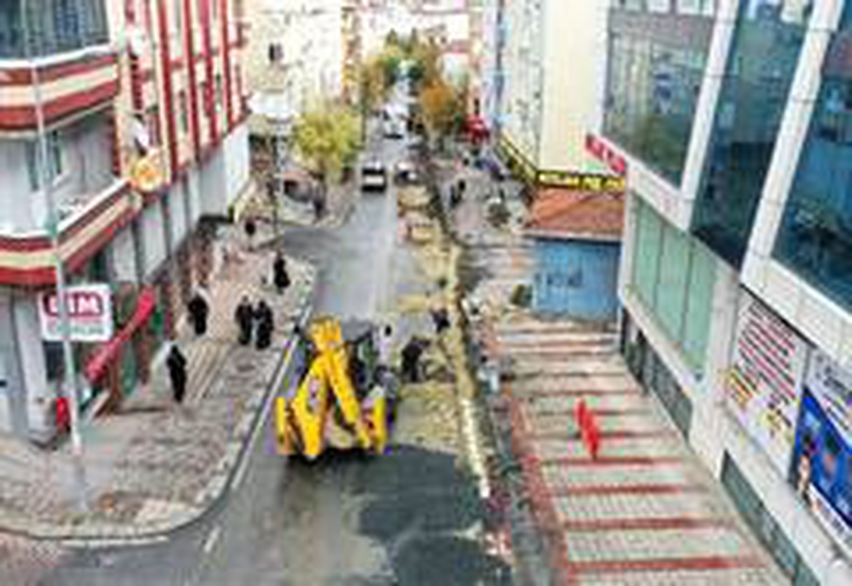 Sultangazi\'de caddeler "ışıl ışıl" bir görünüme kavuşuyor