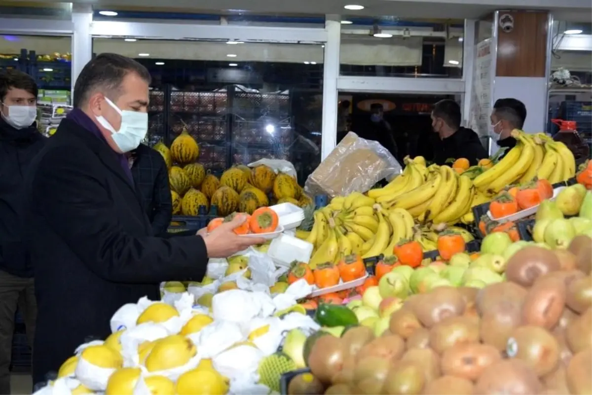 Vali Akbıyık manav alışverişini kendisi yaptı