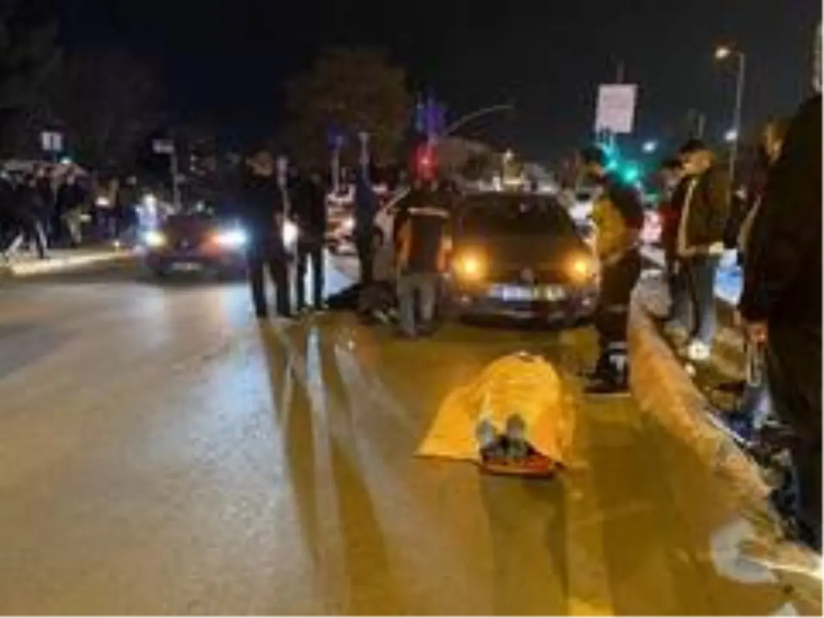 Yolun karşısına geçmeye çalışan kadınlara otomobil çarptı: 2 yaralı