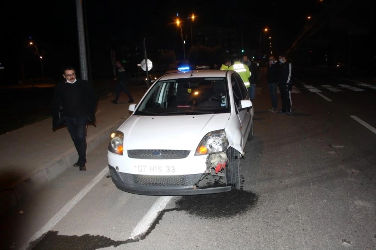 Ambulansa yol vermek isterken karıştığı kazada ilk müdahaleyi yol verdiği sağlık ekibi yaptı