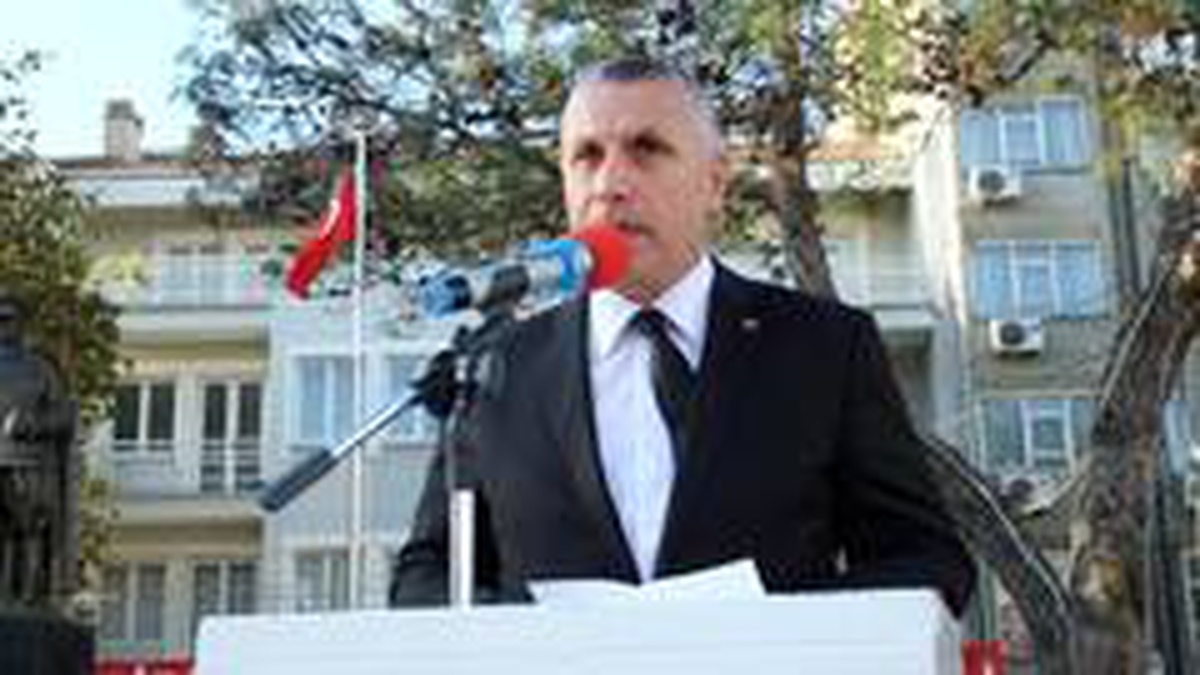 Burhaniye\'de Öğretmenler Günü kutlandı