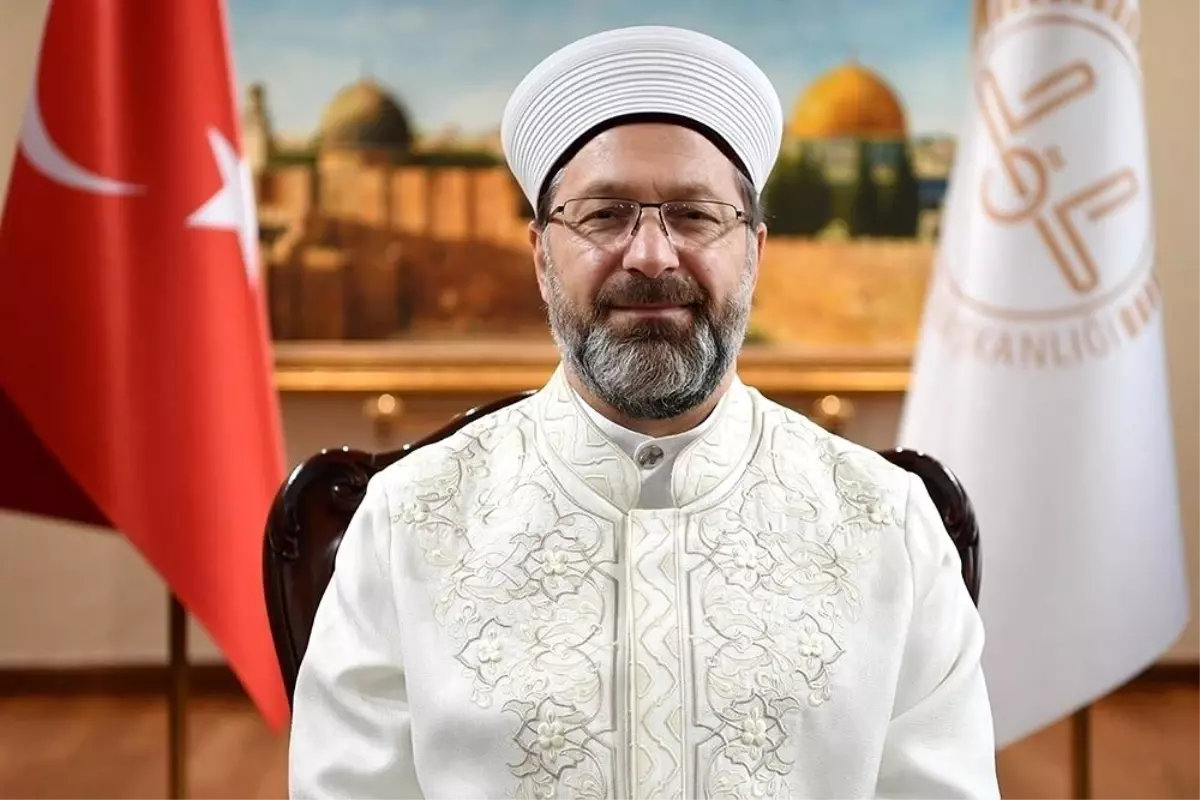 Diyanet İşleri Başkanı Erbaş, Öğretmenler Günü\'nü kutladı