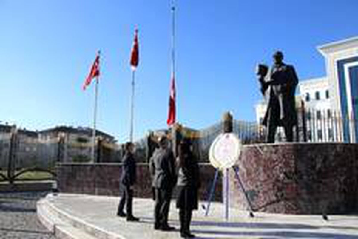 Elazığ\'da Öğretmenler Günü Töreni
