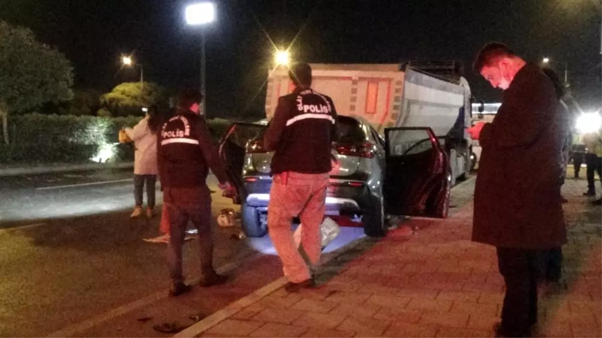 İzmir\'de feci trafik kazası: Polis memuru hayatını kaybetti