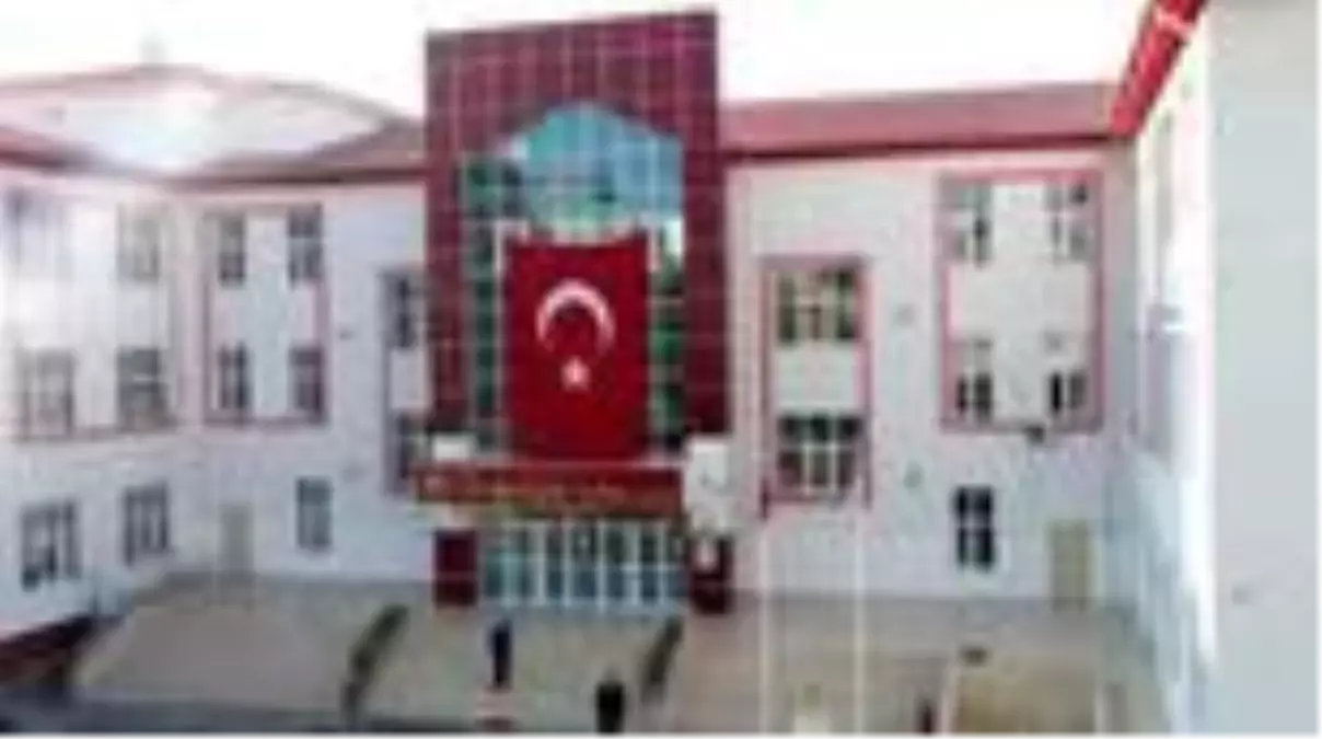 Öğrencilerden İzmir\'deki depremzedelere battaniye yardımı