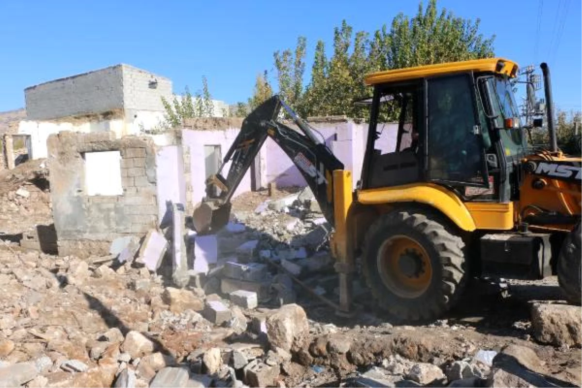 Perre Antik Kenti\'nde kamulaştırılan evlerin yıkımına başlandı