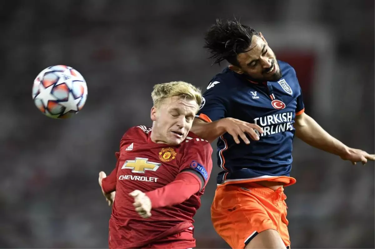 Medipol Başakşehir, UEFA Şampiyonlar Ligi H Grubu dördüncü maçında deplasmanda İngiliz ekibi Manchester United\'a 4-1 yenildi.