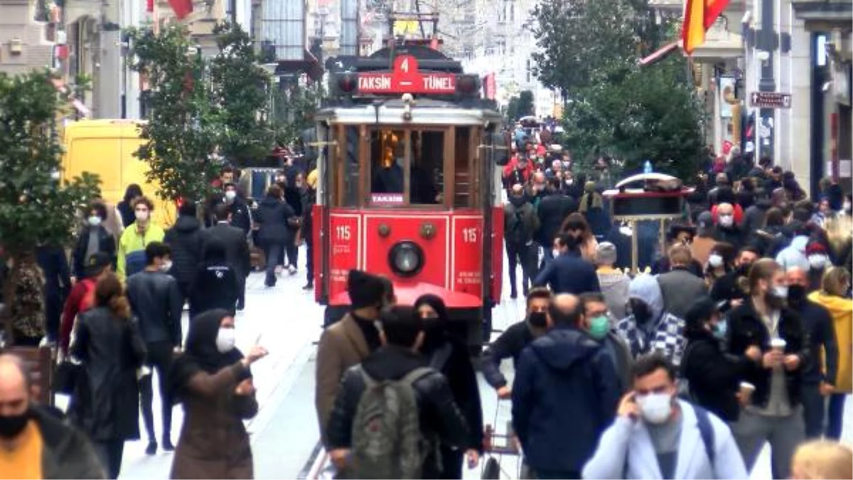 Taksim\'de maske ve sigara denetimi; kuralları çoğunlukla yabancılar ihlal ediyor