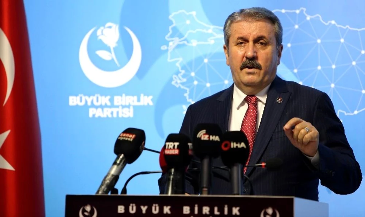 BBP Genel Başkanı Destici: "Teröristlerin sözcüsü olanların Türkiye\'ye örnek model olarak gösterilmesi Bülent Arınç tecrübesinde bir siyasetçiye...