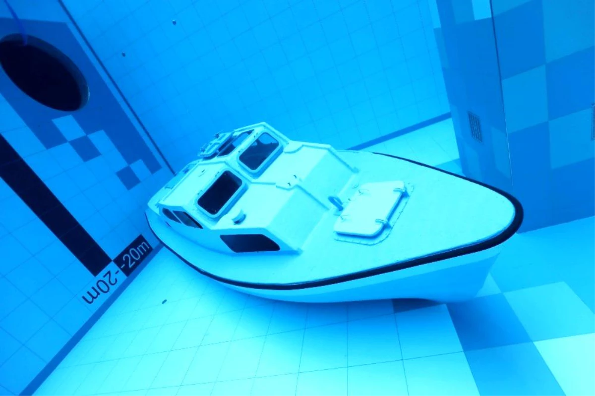 Dünyanın en derin yüzme havuzu Polonya\'da hizmete girdi45 metre derinliğindeki havuza dalış 795 TL