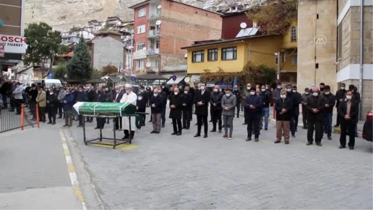Hazine ve Maliye Bakanı Elvan\'ın teyzesinin cenazesi defnedildi