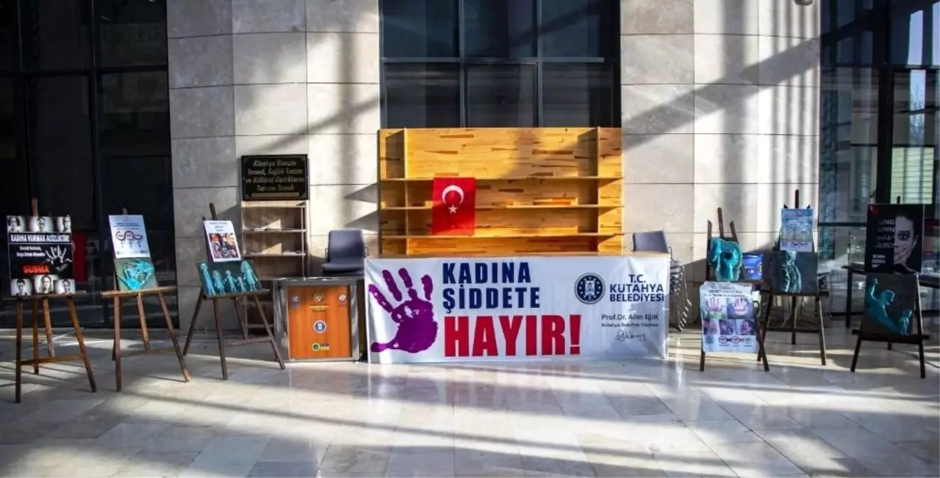 Kütahya Belediyesi\'nden "Kadına Şiddete Hayır" standı