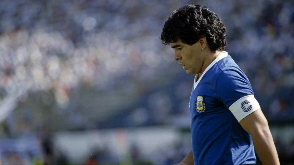 Maradona: Futbol efsanesi 60 yaşında hayatını kaybetti