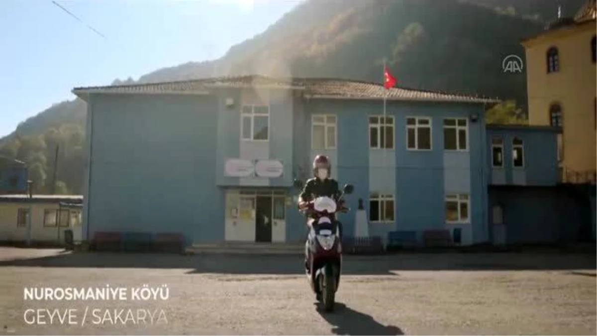 Nuray öğretmen motosikletini "EBA Mobil Destek Aracı"na dönüştürdü