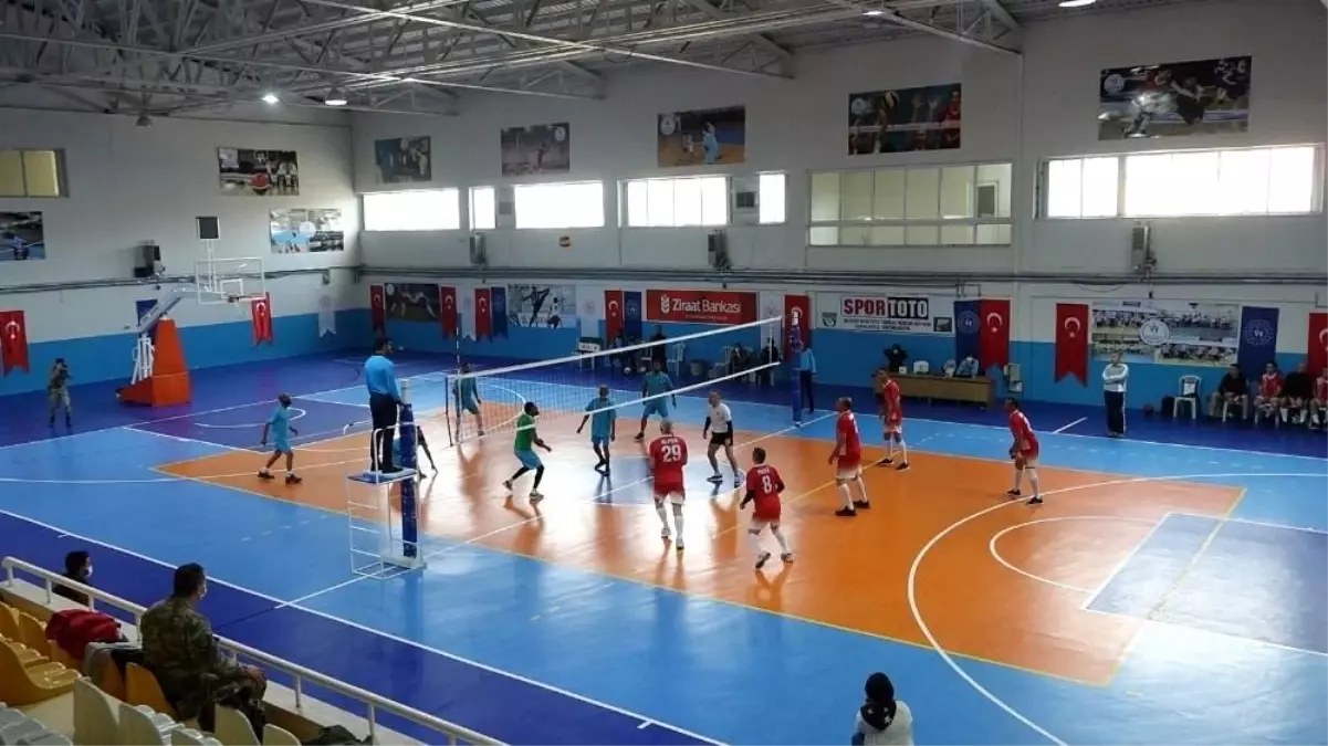 Resulaynlı sporcular ile Türk askeri dostluk maçı yaptı