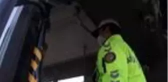 Siirt'te toplu taşıma araçlarındaki fazla yolcuları polis evlerine bıraktı