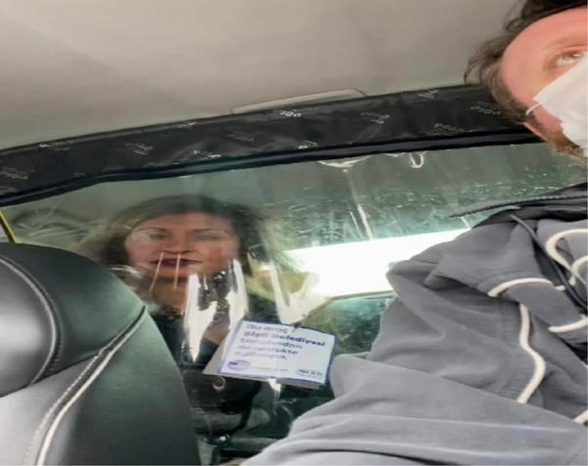 Taksiciyle kadın müşterinin ücret tartışması kamerada