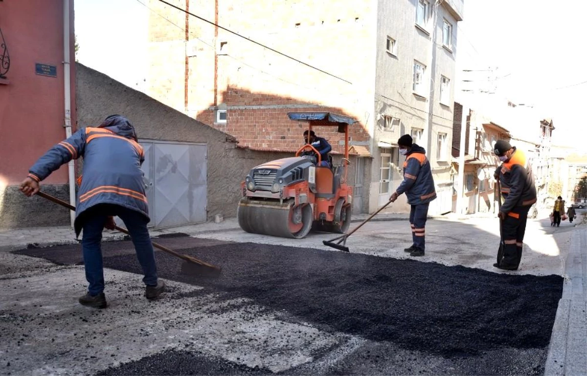 Tepebaşı\'nda yol ve kaldırım çalışmaları