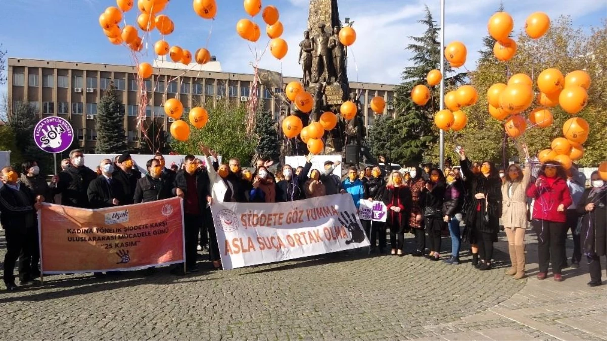 Uşak\'ta Kadına Yönelik Şiddete Karşı Uluslararası Mücadele Günü etk,nleri