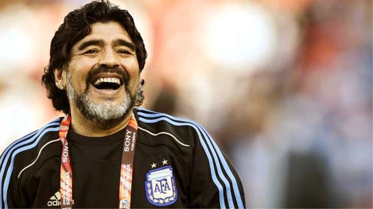 Yıllar önce Türkiye\'ye gelen Maradona, "Maraba Televole" ile program jeneriğine konu oldu