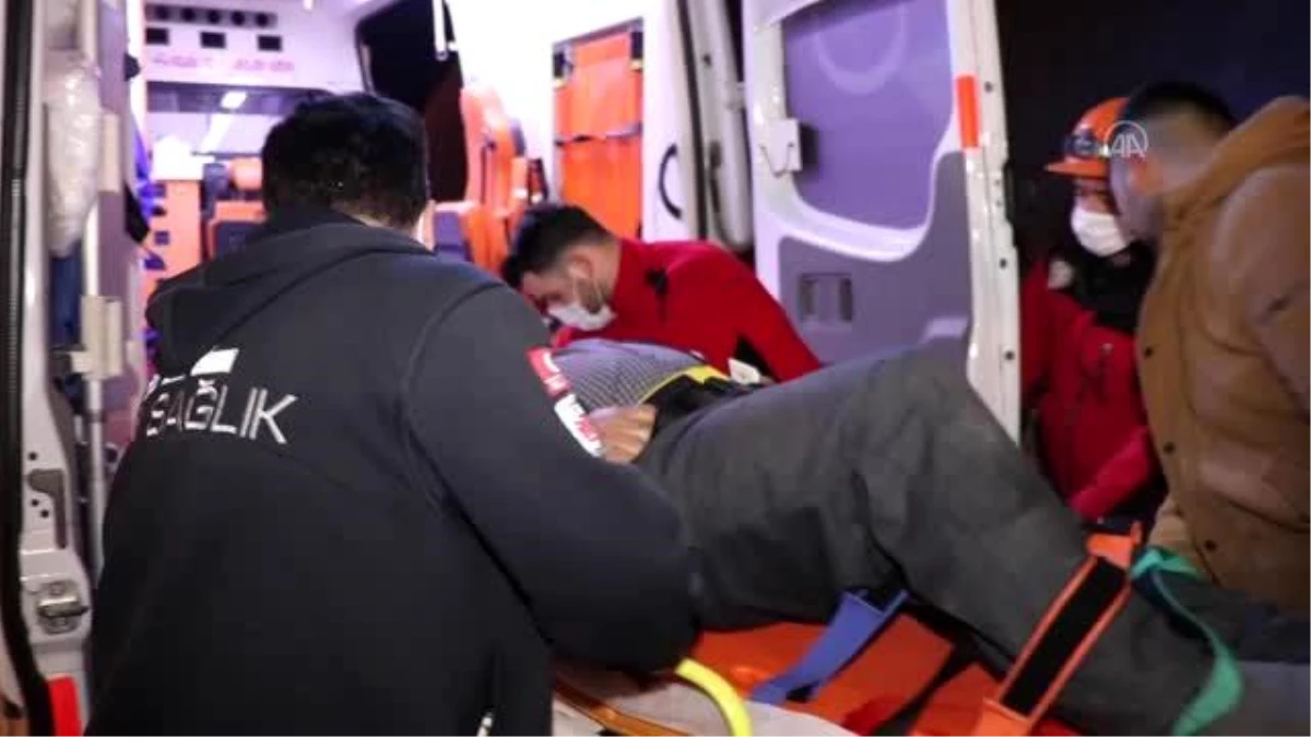 Anadolu Otoyolu\'nda kamyon tıra çarptı: 1 yaralı