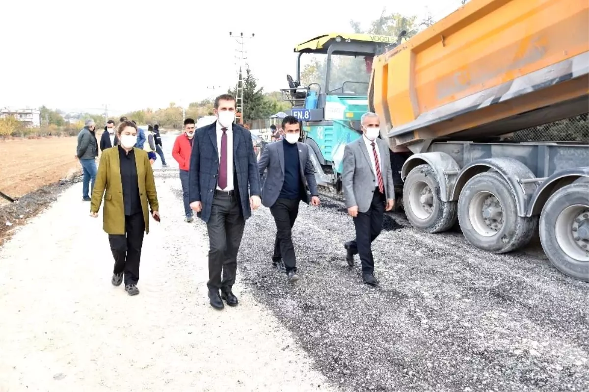 Büyükşehir, Aktoprak ile Erikli arasında sıcak asfalt çalışması başlattı