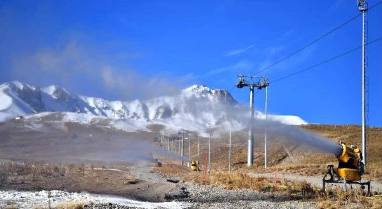 Erciyes\'te kayak sezonu için suni karlama başladı