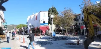 Foçalılar, eski taşların daha sık ve uygun dolgu malzemesiyle yeniden döşenmesini istiyor