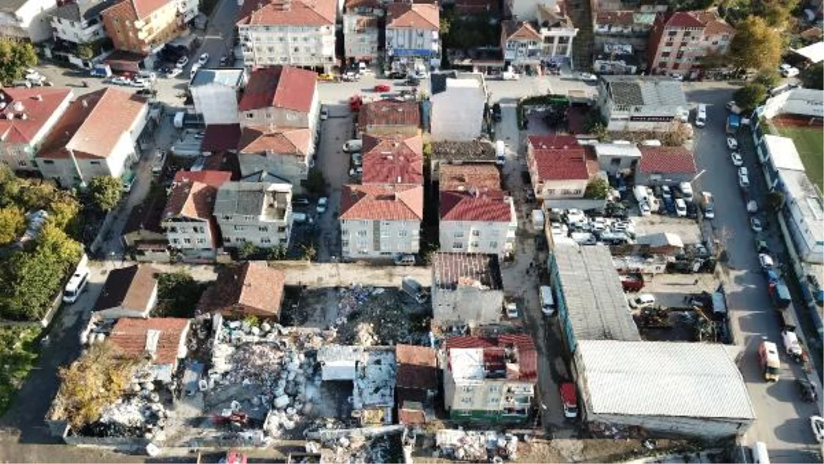 (Havadan fotoğraflarla) 6 yıldır riskli binada oturanlara belediye "Boşaltın" dedi olaylar çıktı