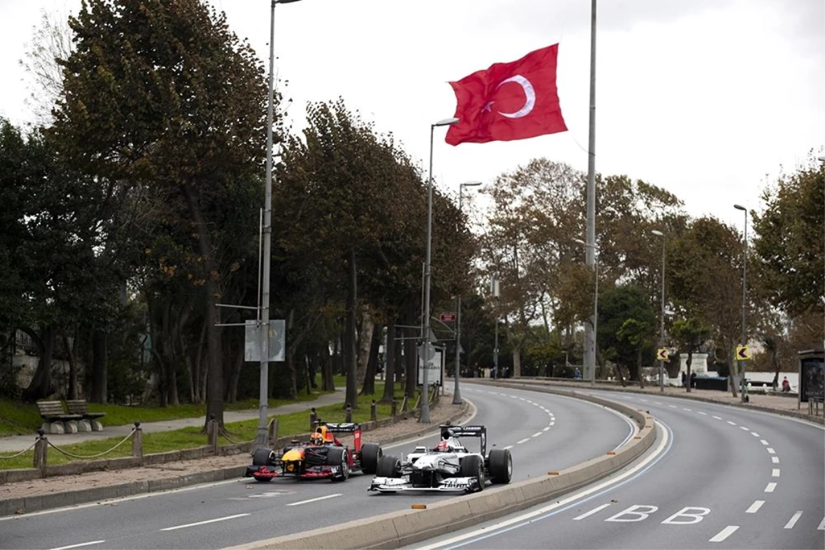 İstanbul\'daki F1 gösterisi tüm dünyada yayında