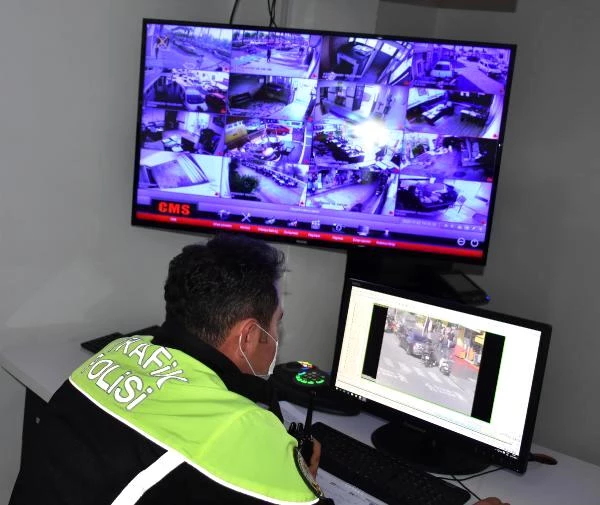Marmaris'te mobeseden trafik kurallarına uymadığı belirlenen 360 sürücüye ceza