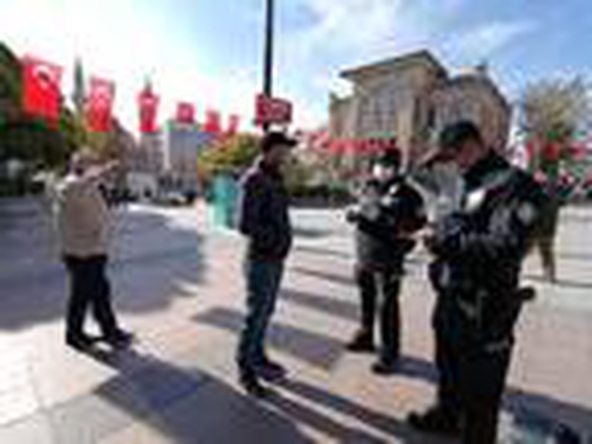 Maskesiz polise yakalandı, \'Hatamı kabul ediyorum\' dedi