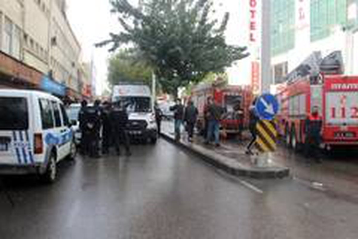 Otel yangını kontrol altına alındı