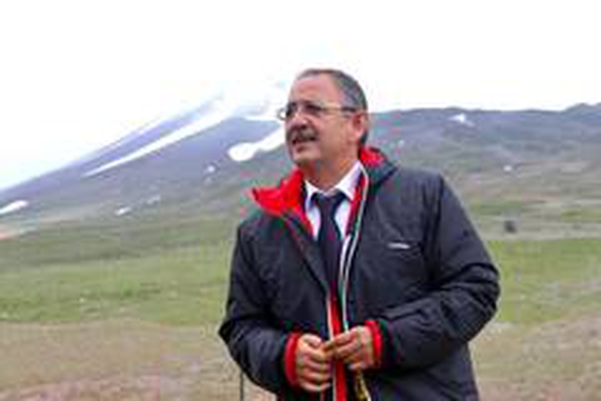 AK Parti\'li Özhaseki\'nin koronavirüs tedavisi hastanede devam edecek