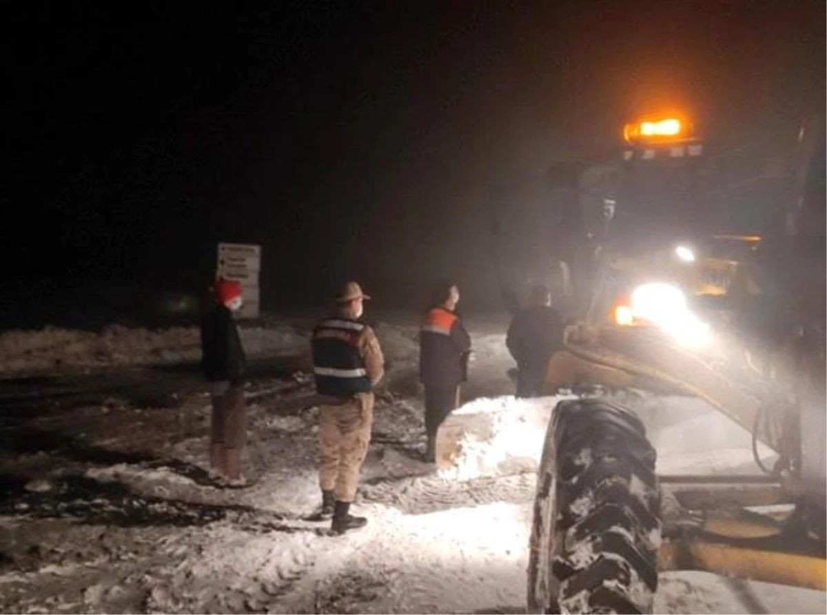 Yaylada mahsur kalan vatandaşlar ve hayvanlar kurtarıldı