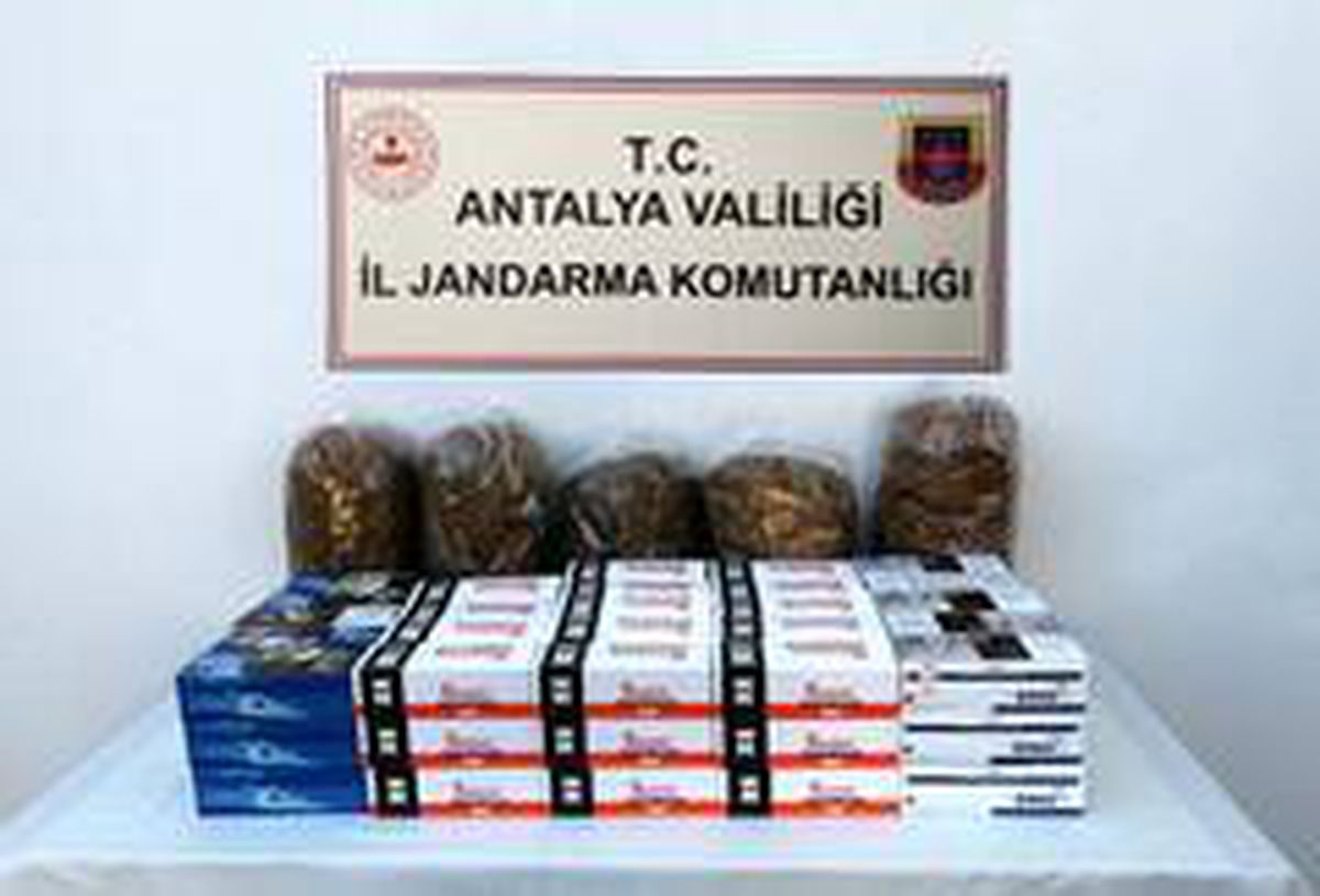 Antalya\'da jandarmadan açıkta tütün ve makaron satanlara ceza