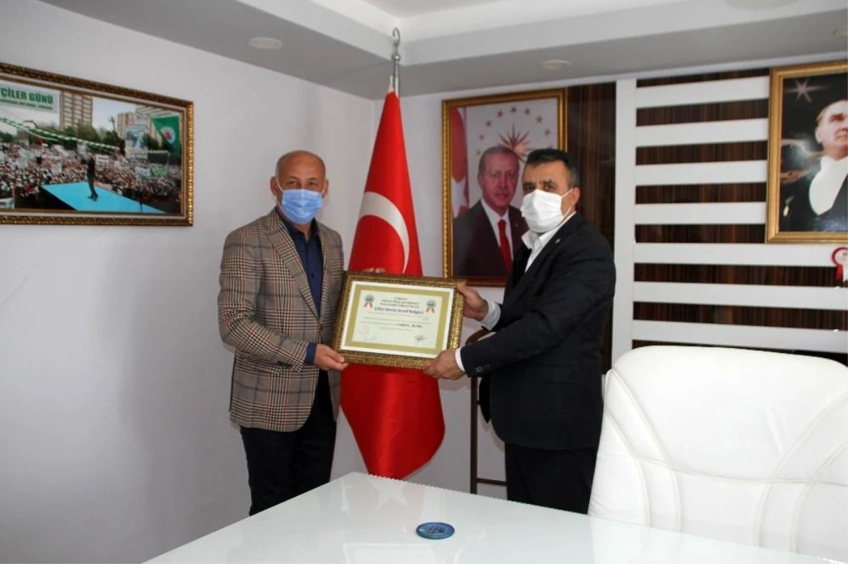 Malazgirt Belediye Başkanı Altın\'a "Çiftçi Dostu Şeref Belgesi" verildi