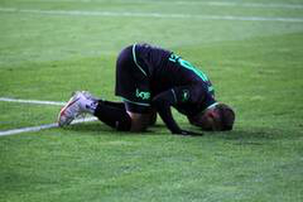 Erdon Daci formaya göz kırptı