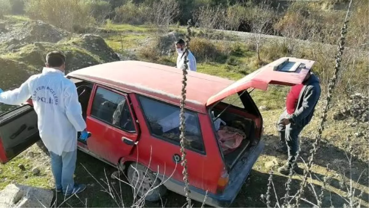 Girdiği arazide yolun sonuna gelince çaldığı otomobili bırakıp kaçtı