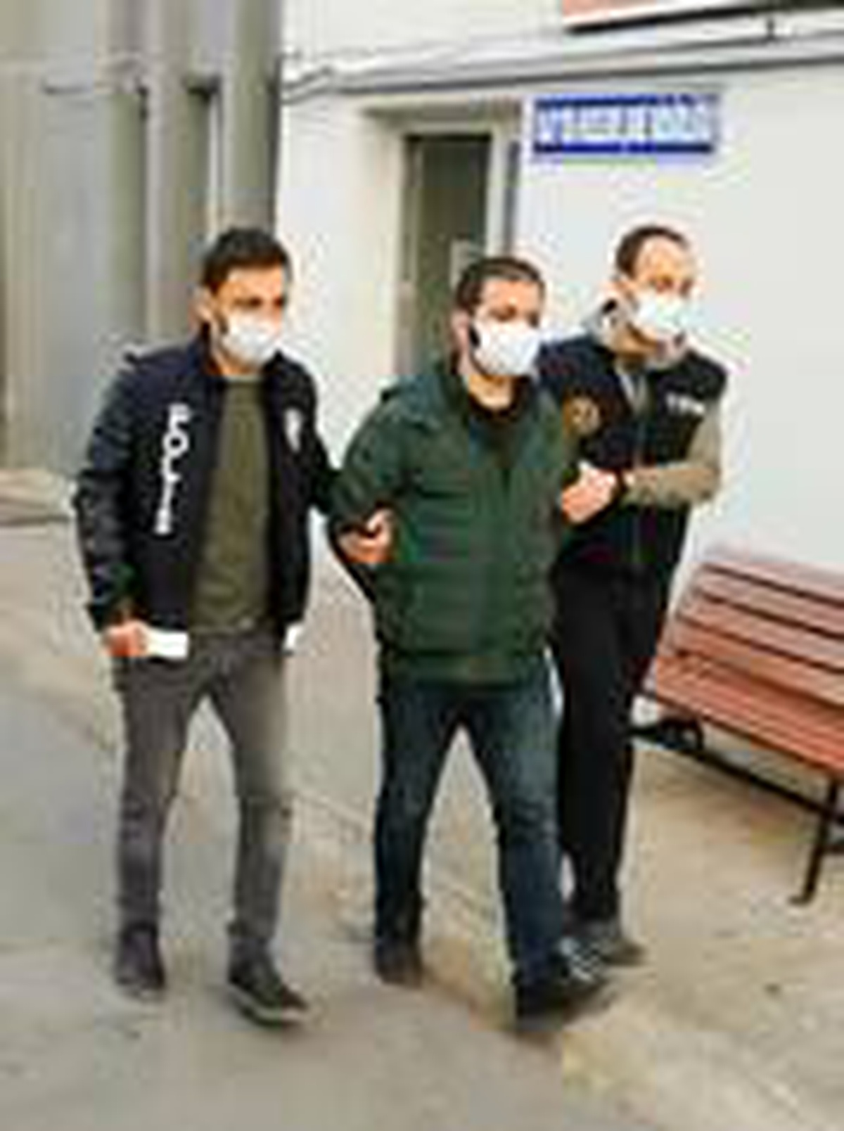 İzmirli merkezli PKK/KCK operasyonu: 17 gözaltı