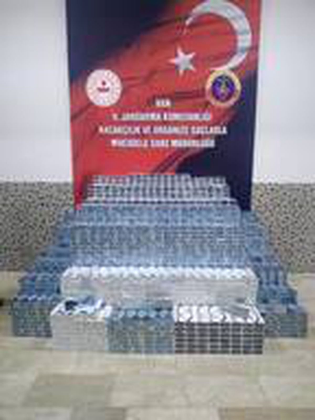 Başkale\'de 24 bin 70 paket kaçak sigara ele geçirildi