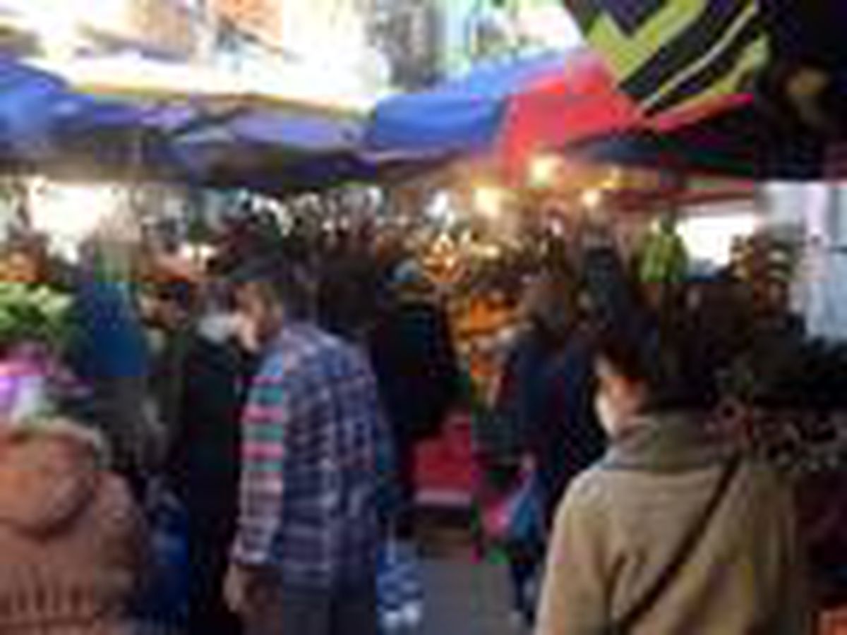 Bursa\'da kısıtlamanın başlamasına saatler kala pazar yoğunluğu