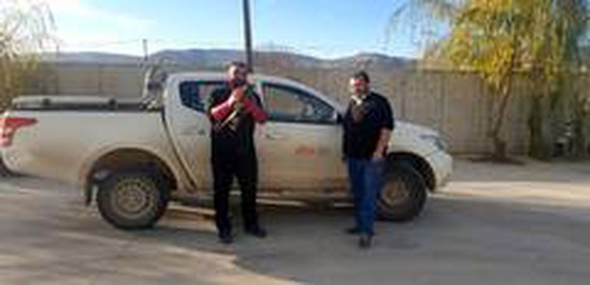 Dikkatli sürücü yaralı şahinin hayatını kurtardı