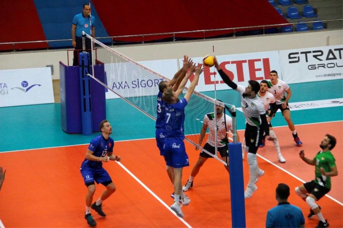 Efeler Ligi: Bingöl Solhan Spor: 0 Halkbank: 3