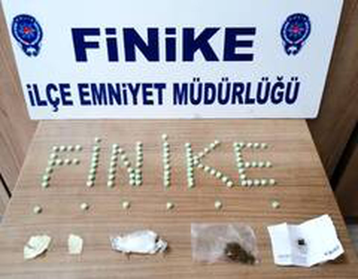 Finike\'de uyuşturucu ticaretine tutuklama